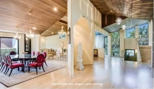 贾跃亭已筹到3370万美金 在美国到底有多少套房？