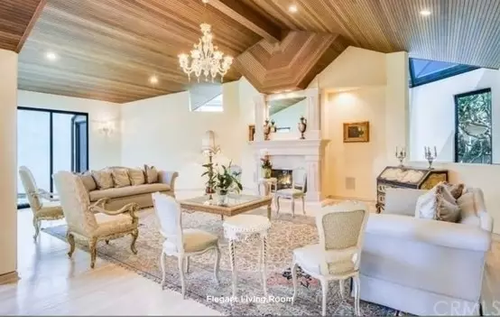 贾跃亭已筹到3370万美金 在美国到底有多少套房？