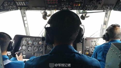 西部战区陆军陆航直升机飞赴九寨沟灾区