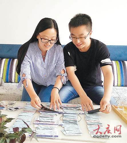 328张火车票见证小情侣3年异地恋:多远也要在一起