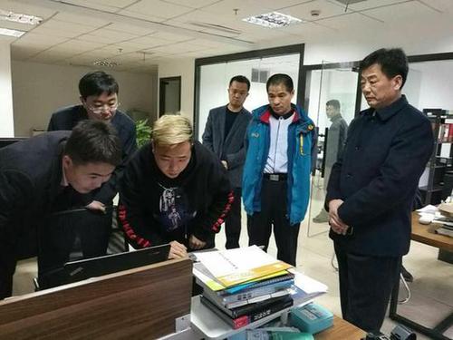 男子成立116个低俗网站 通过链接广告获利百万