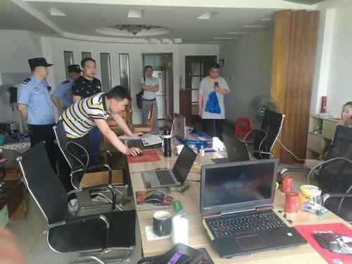 男子成立116个低俗网站 通过链接广告获利百万