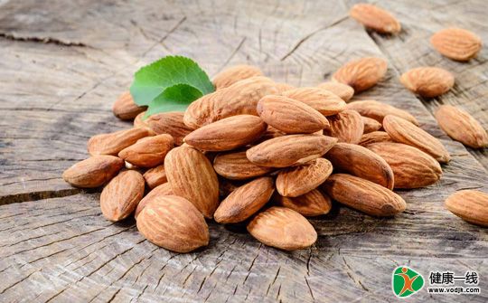脱发人群多吃杏仁葡萄干  