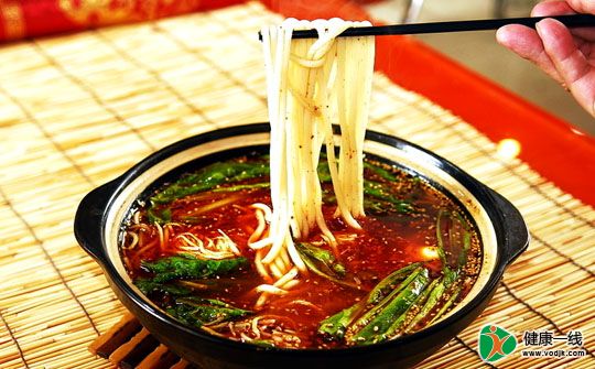 饮食忽冷忽热易得食道癌 
