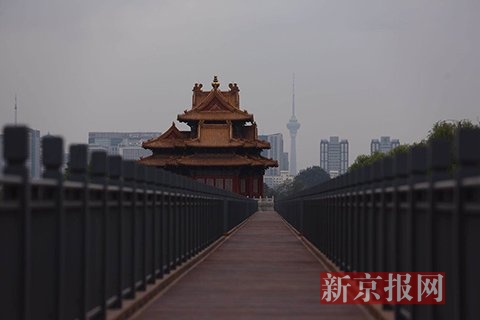 故宫北城墙木栈道已铺设完毕。新京报记者 浦峰摄