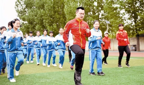 杭州一中学校运会纪录40年没破 百米纪录保持10来年