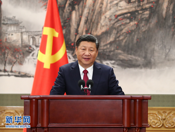 10月25日，党的十九届中央委员会第一次全体会议新选出的中央政治局常委同中外记者见面。3