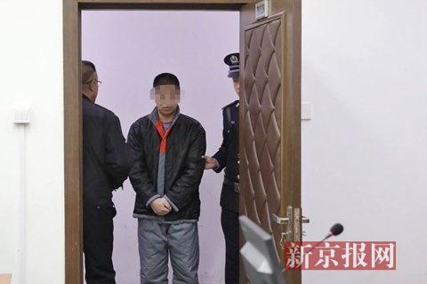 同一辆二手车被同一人卖8次 车主被控盗窃罪