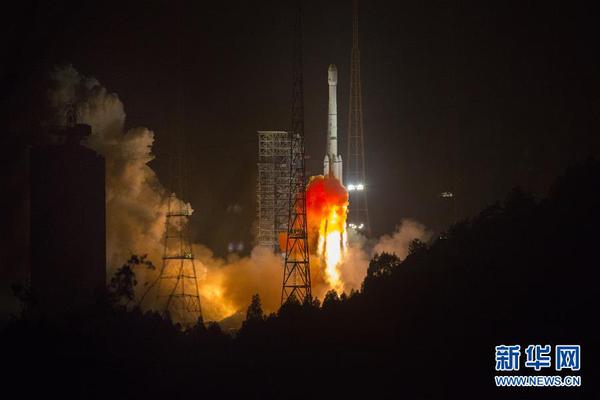 我国成功发射阿尔及利亚一号通信卫星