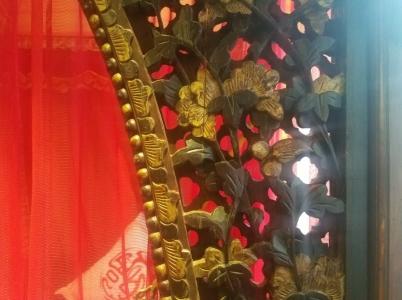 男子17年间收藏360张古床 在成都开办博物馆