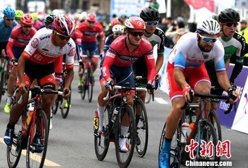 资料图:在很多人心中,自行车的定位正在进行着改变。 王东明 摄 资料图:在很多人心中,自行车的定位正在进行着改变。 王东明 摄