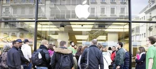  苹果又陷公关危机!iPhone电池爆炸致7人入院