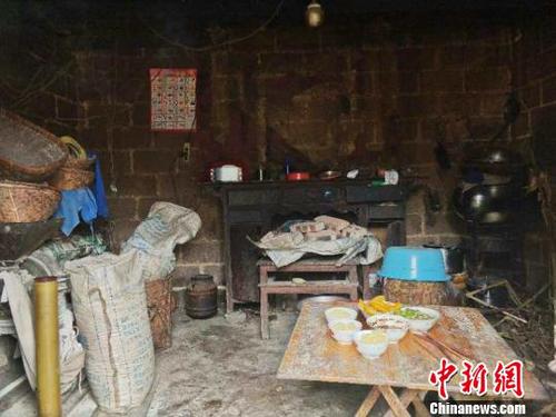 图为周定双家。　钟欣 摄