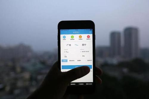担心车站排队路上无聊？高科技化解你的春运焦虑