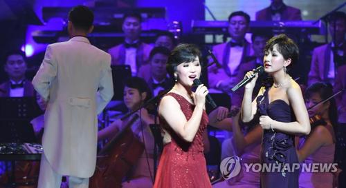 朝鲜美女艺术团时隔15年重访 一登场就惊艳韩国