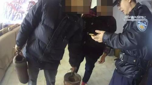 小区新增22只监控全部朝天看 解决高空抛物大问题