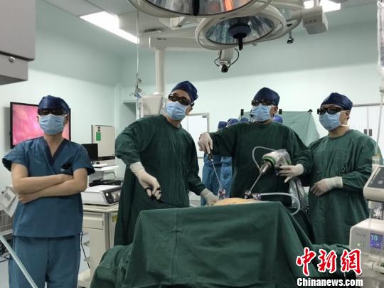 七省份共建肥胖症相关数据库百余人观看3D手术直播