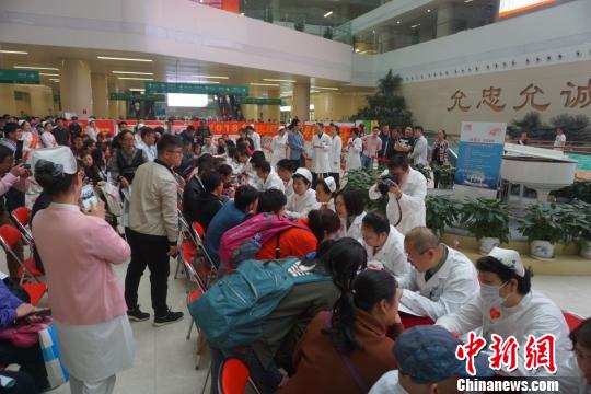 专家：走进精准治疗有望让癌症变成可控的慢性病