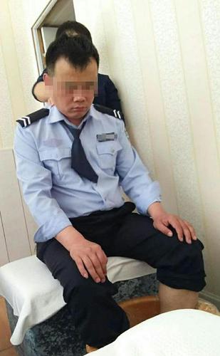 陕西通报着装警察做足疗:系辅警 已谈话全局通报