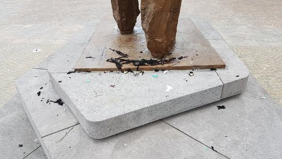 中国赠德马克思雕像遭人为纵火 当地警方介入调查