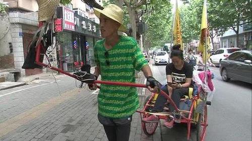 甘肃男子人力车拉女友去威海看海 女友:能到就结婚