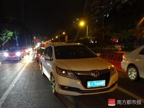 老板驾车出事故员工顶包被识破 两人均遭拘留