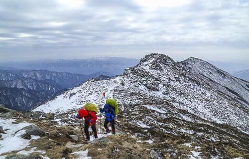 陕西鳌太线禁穿后开出首张罚单 5年46人走失遇难