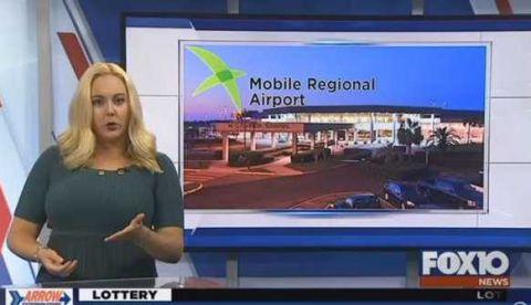 航班半夜抵达旅客无法下飞机:工作人员都下班了