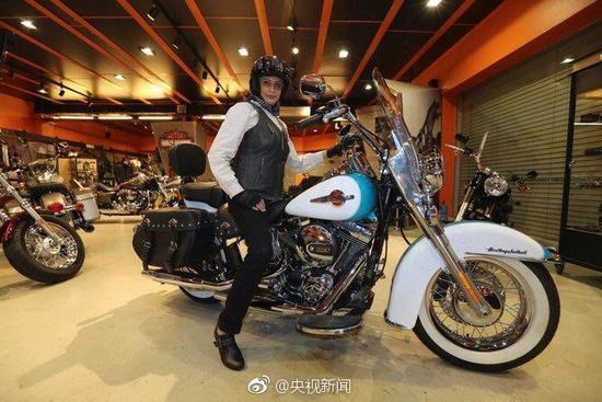 沙特开放女性驾车 全球唯一女性驾车禁令成为历史