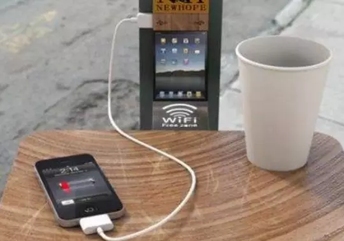 注意!手机这样充电 1秒泄露你的银行账户和通讯录