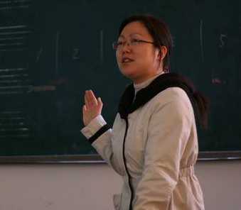 女老赖辩称无力还款 工资信息显示月入三万