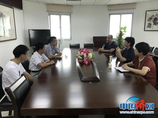 中国侨网陈阳磊一行与同安侨联座谈。　李卫红　摄