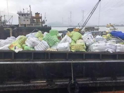 数百吨韩国旧衣偷运进来 你淘到的名牌或暗藏细菌