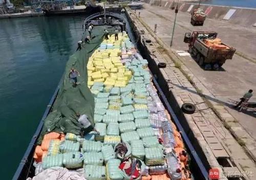 数百吨韩国旧衣偷运进来 你淘到的名牌或暗藏细菌