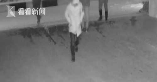 1503597cc07a1fd5ccd5c50e73900e81.jpg 男子买二手车还没开就被4人抢走 真相让人吃惊