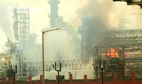 印度炼油厂爆炸逾40伤 大火扑面而来瞬间将人吞噬