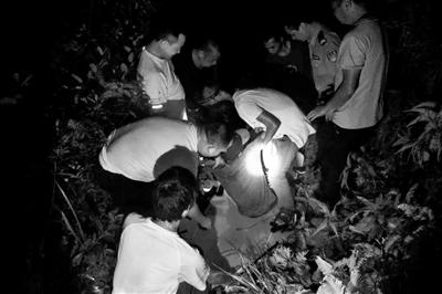 8月12日晚，男子在被困半月后获救供图 青田警方