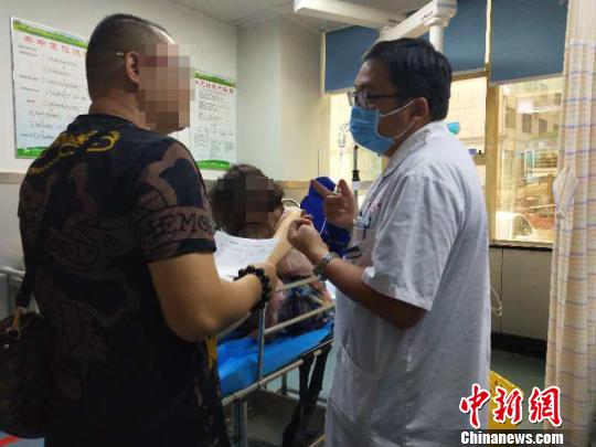 听信推荐保健品能杀寄生虫35岁女子头痛难忍住进医院