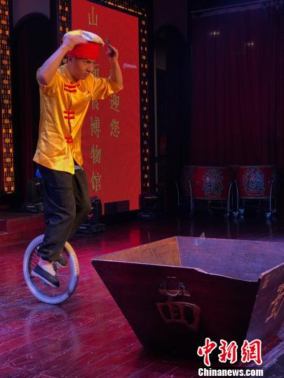 山西面食博物馆的面食表演。　刘文奇　摄