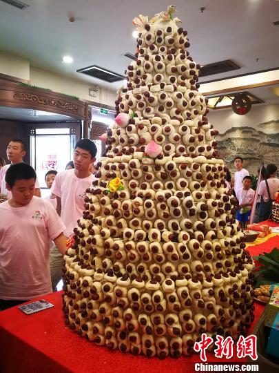 营员在山西面食博物馆参观。　杨杰英　摄