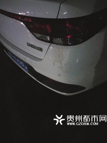 女子称被快车司机拉下车拳打脚踢 司机:她喝酒骂我