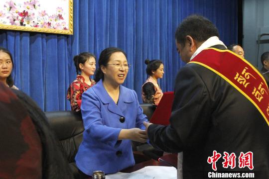 西藏数十名优秀医务工作者“中国医师节”获表彰