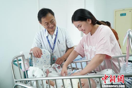90天“爱”的守护早产肠闭锁女婴奇迹康复