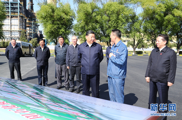 9月27日，中共中央总书记、国家主席、中央军委主席习近平开始在辽宁考察。这是习近平在中国石油辽阳石化公司考察。