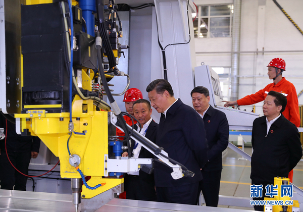 9月27日，中共中央总书记、国家主席、中央军委主席习近平在辽宁考察。这是习近平在辽宁忠旺集团生产制造车间了解企业发展和转型升级等情况。2