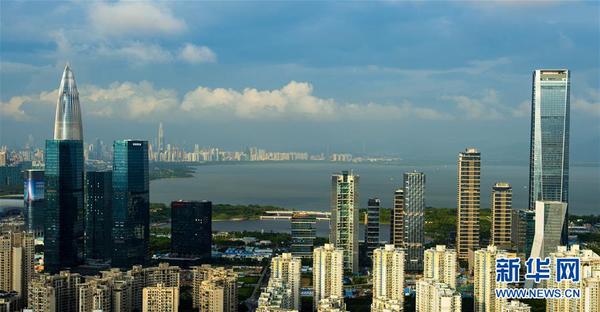 深圳市南山区后海总部基地片区以及深圳湾片区（6月20日摄）。