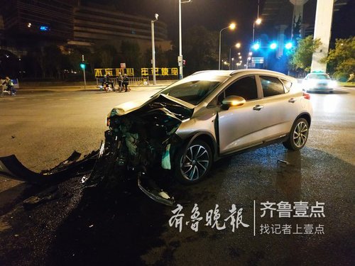 视觉错乱看错红绿灯，午夜济南玉函立交发生一起车祸