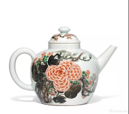 清雍正 五彩玉堂富贵图诗文茶壶 双圈六字楷书款 宽 26.7 cm。