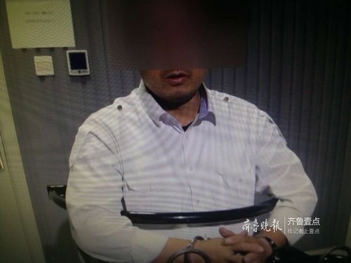 济南一男子路边随机拉车门行窃，两年偷出个超市