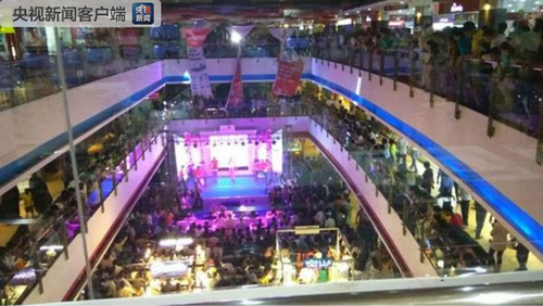 印度商场一男子因折扣问题开枪至2死2伤 仍在逃